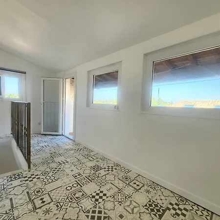 With Two Bedrooms And Terrace Vakantiehuis